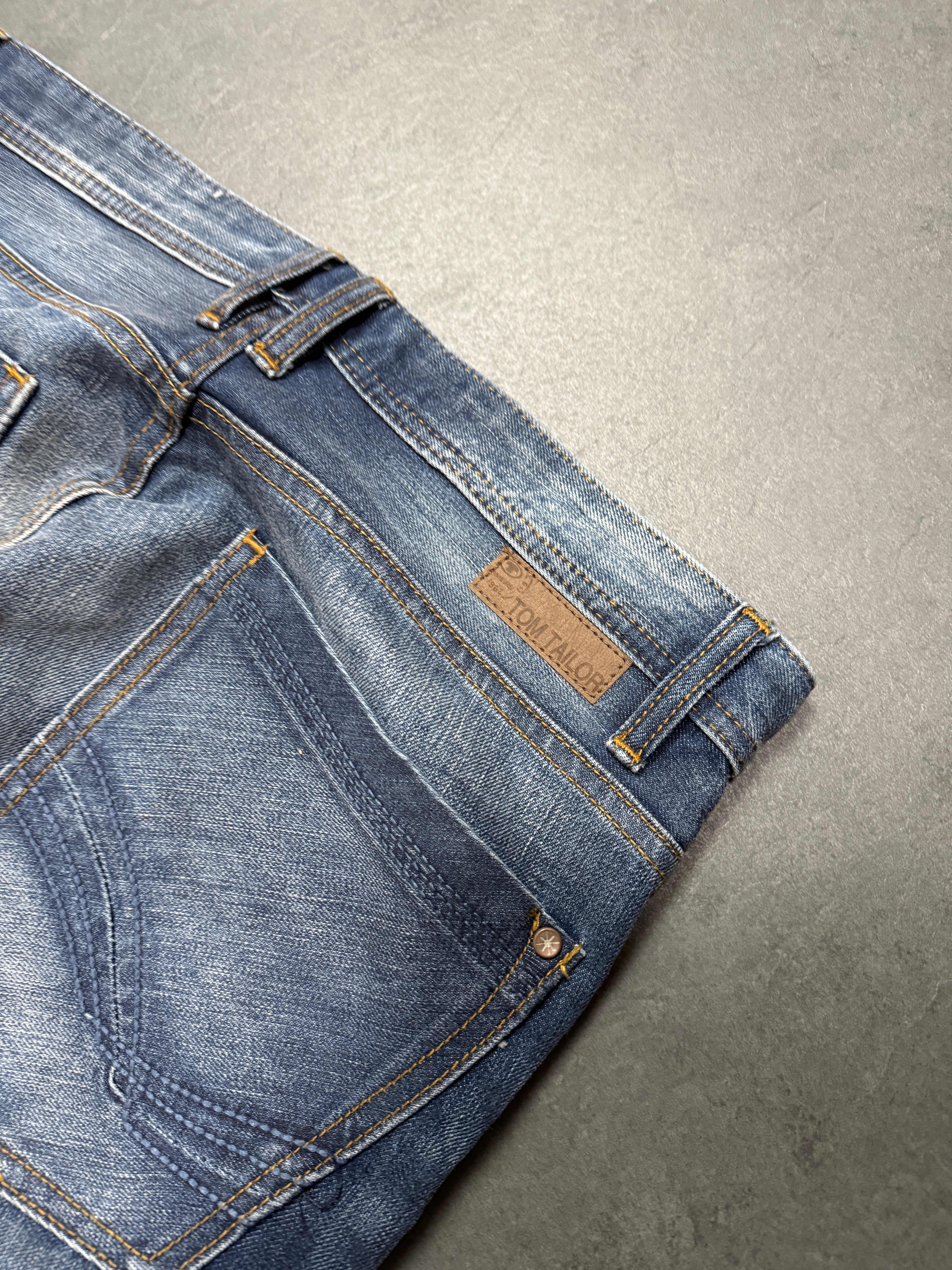 VINTAGE WASHED STRAIGHTLEG JEANS W34 L32