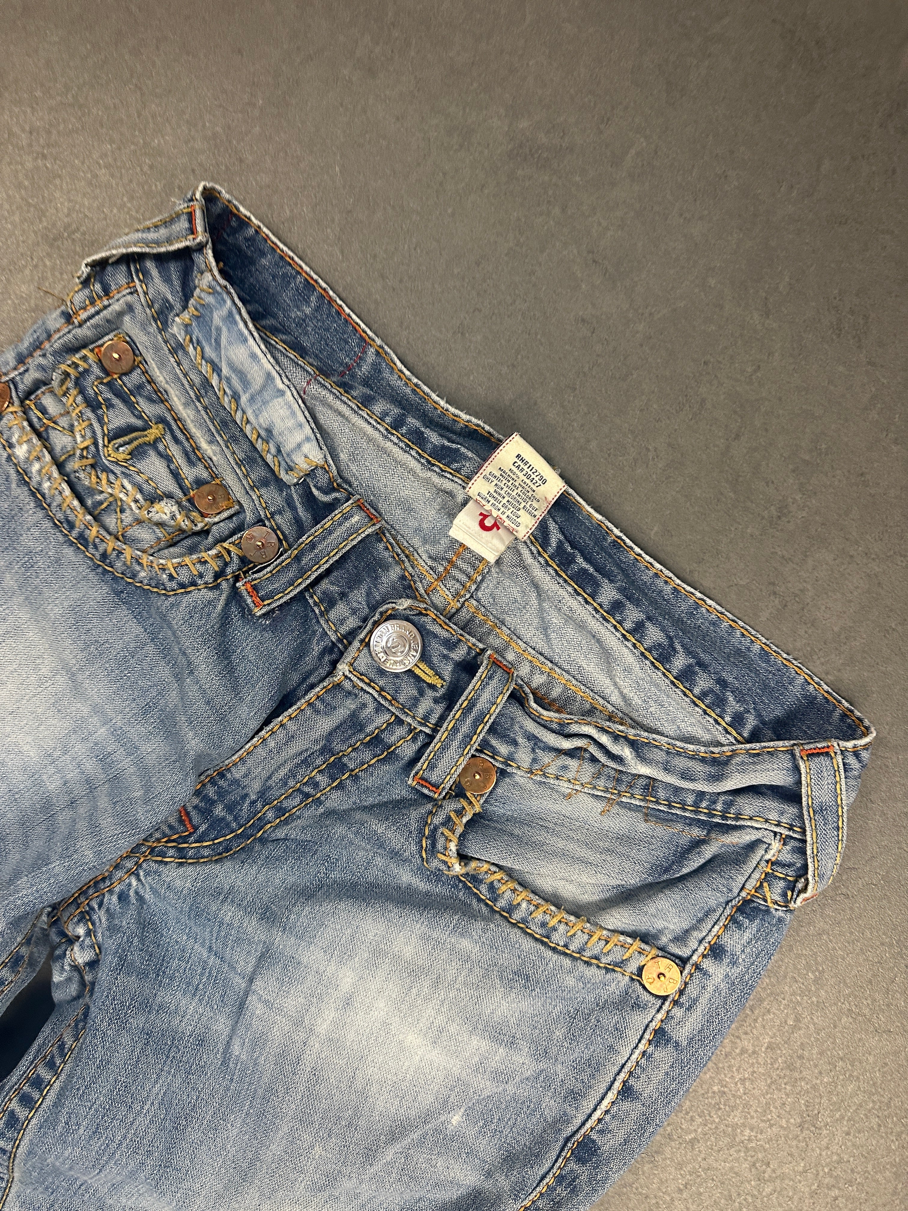 TRUE RELIGION JEANS (W32)