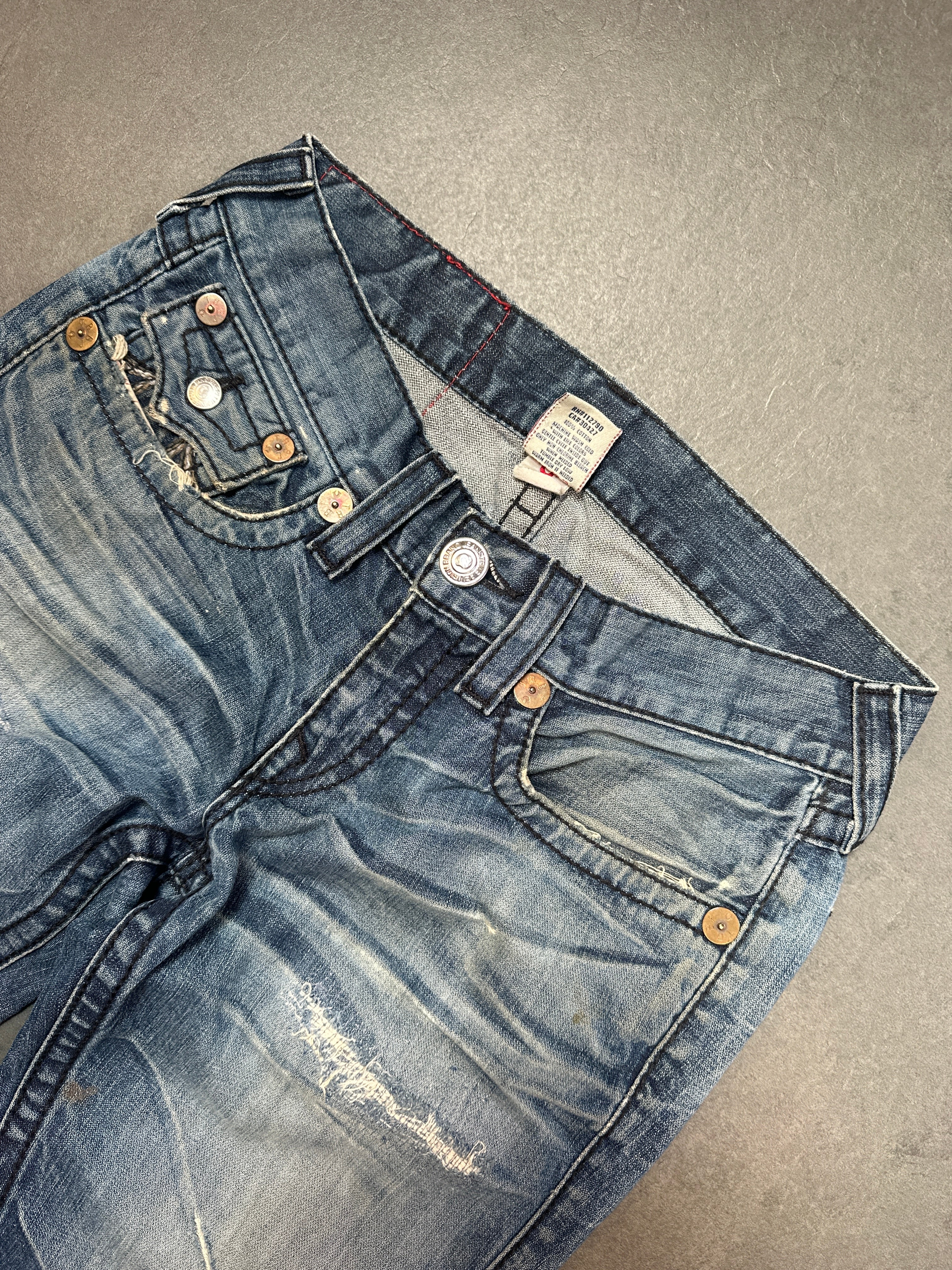 TRUE RELIGION JEANS (W30)