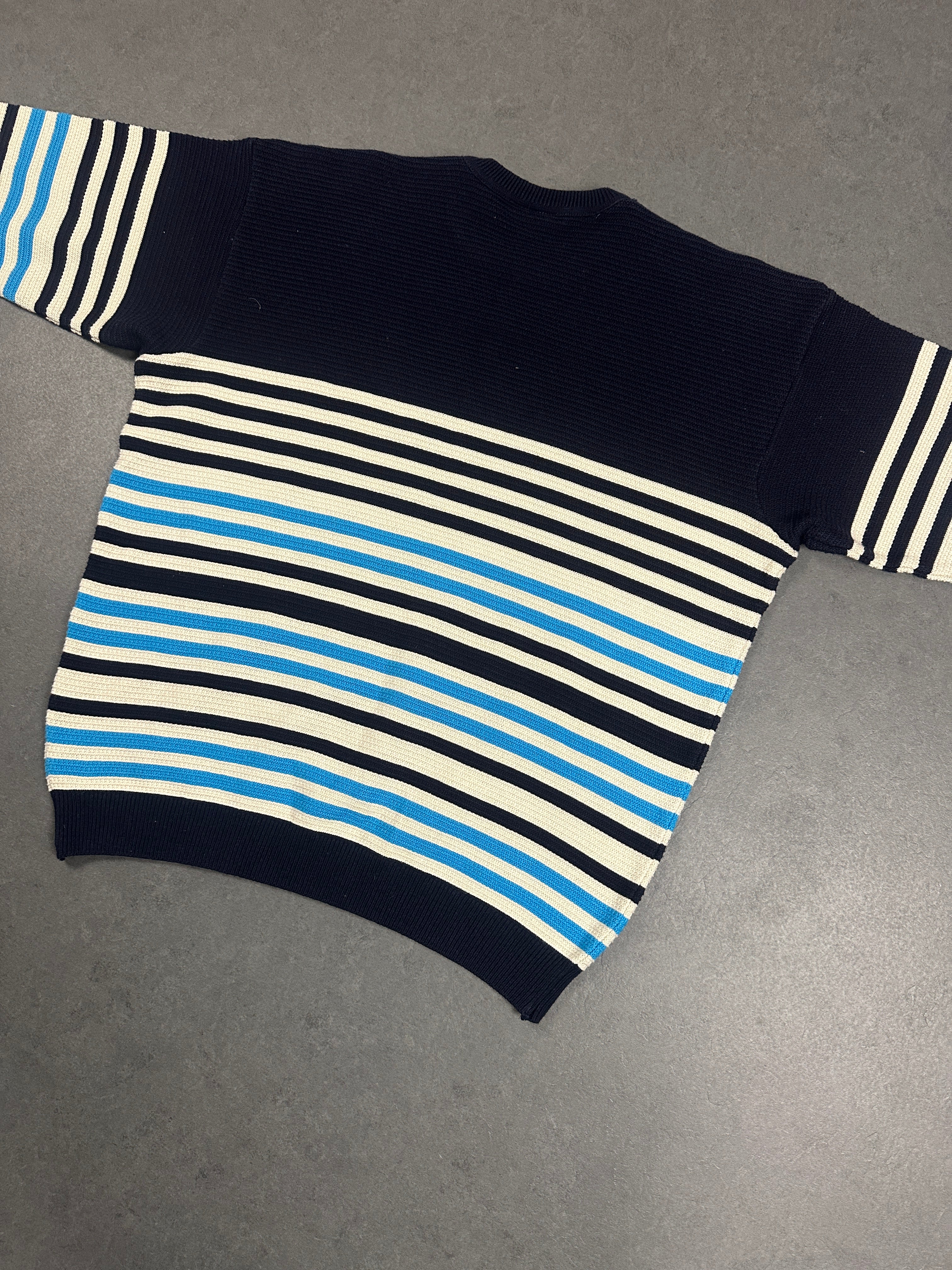 LACOSTE SWEATER  (XL)