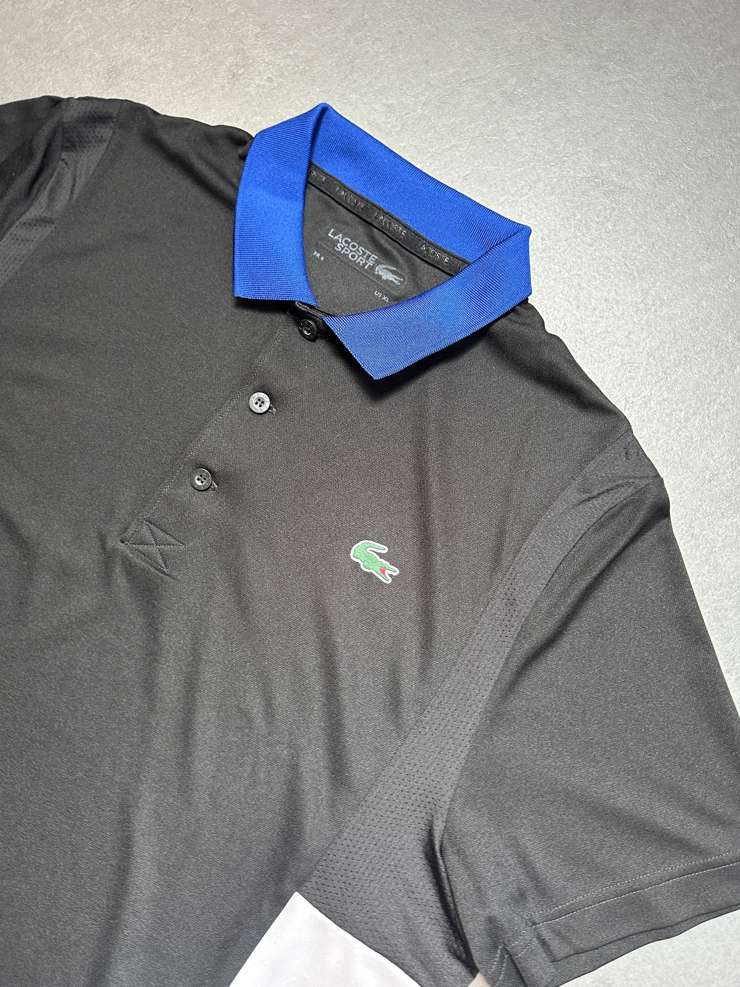 LACOSTE SPORT POLO SHIRT (L)