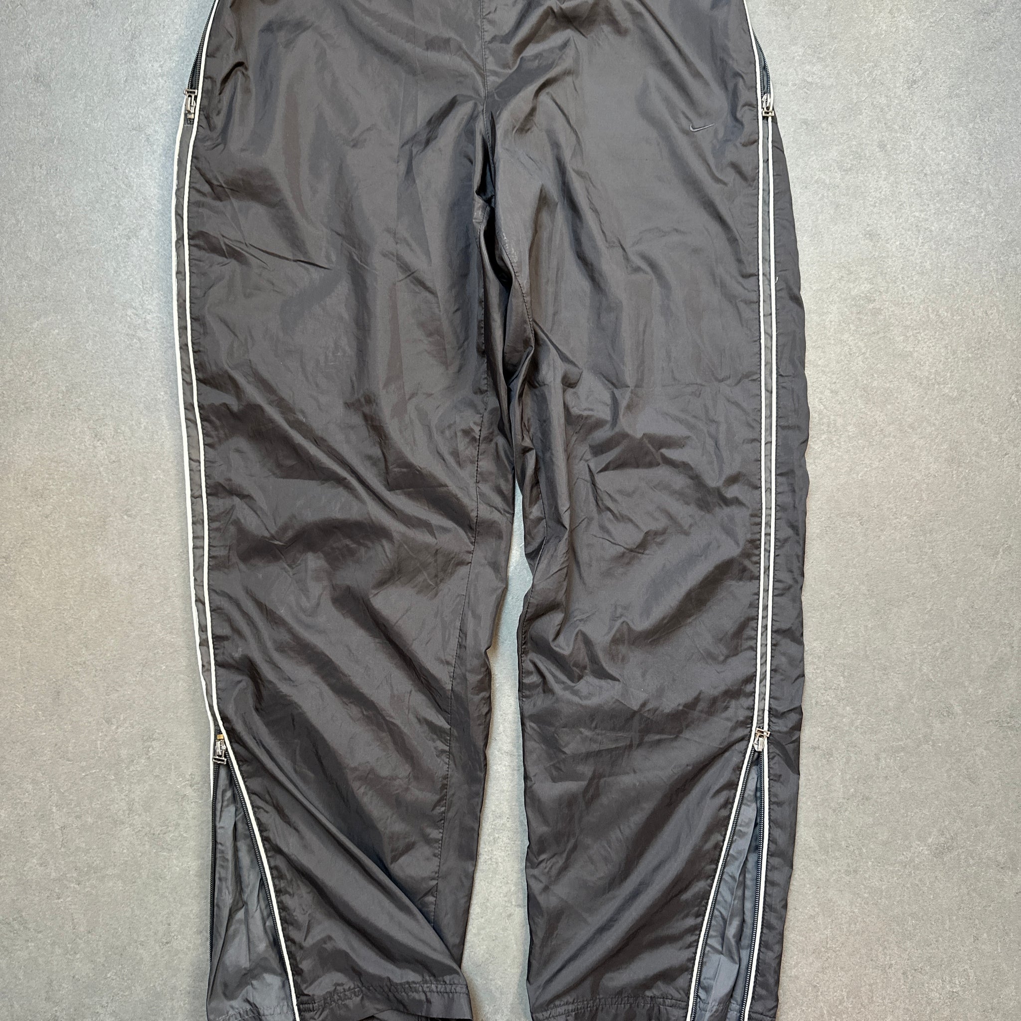 NIKE TRACKPANTS (L)