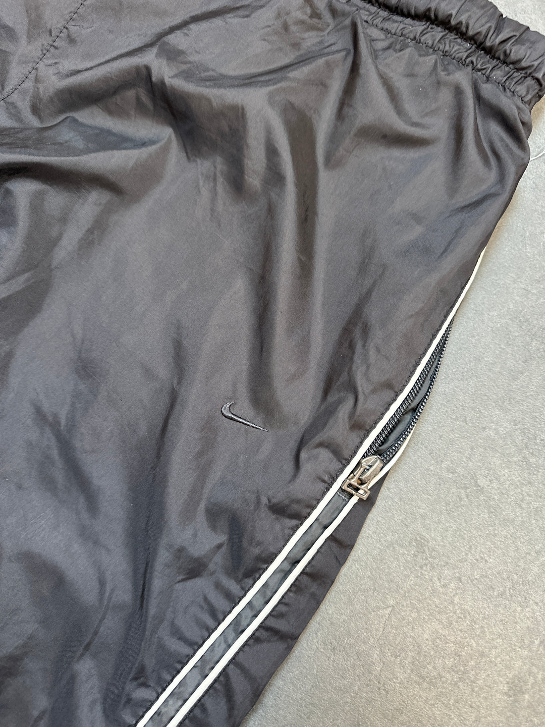 NIKE TRACKPANTS (L)