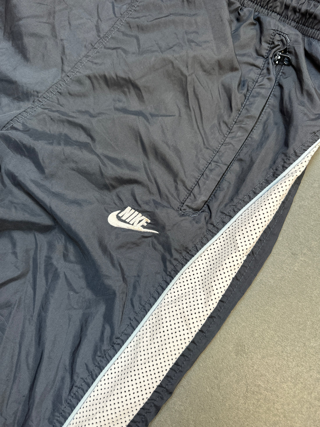 NIKE TRACKPANTS (XS)