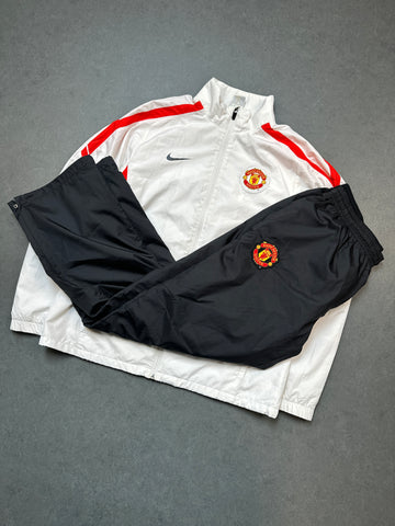 MANCHESTER UNITED TRACKSUIT (XL)