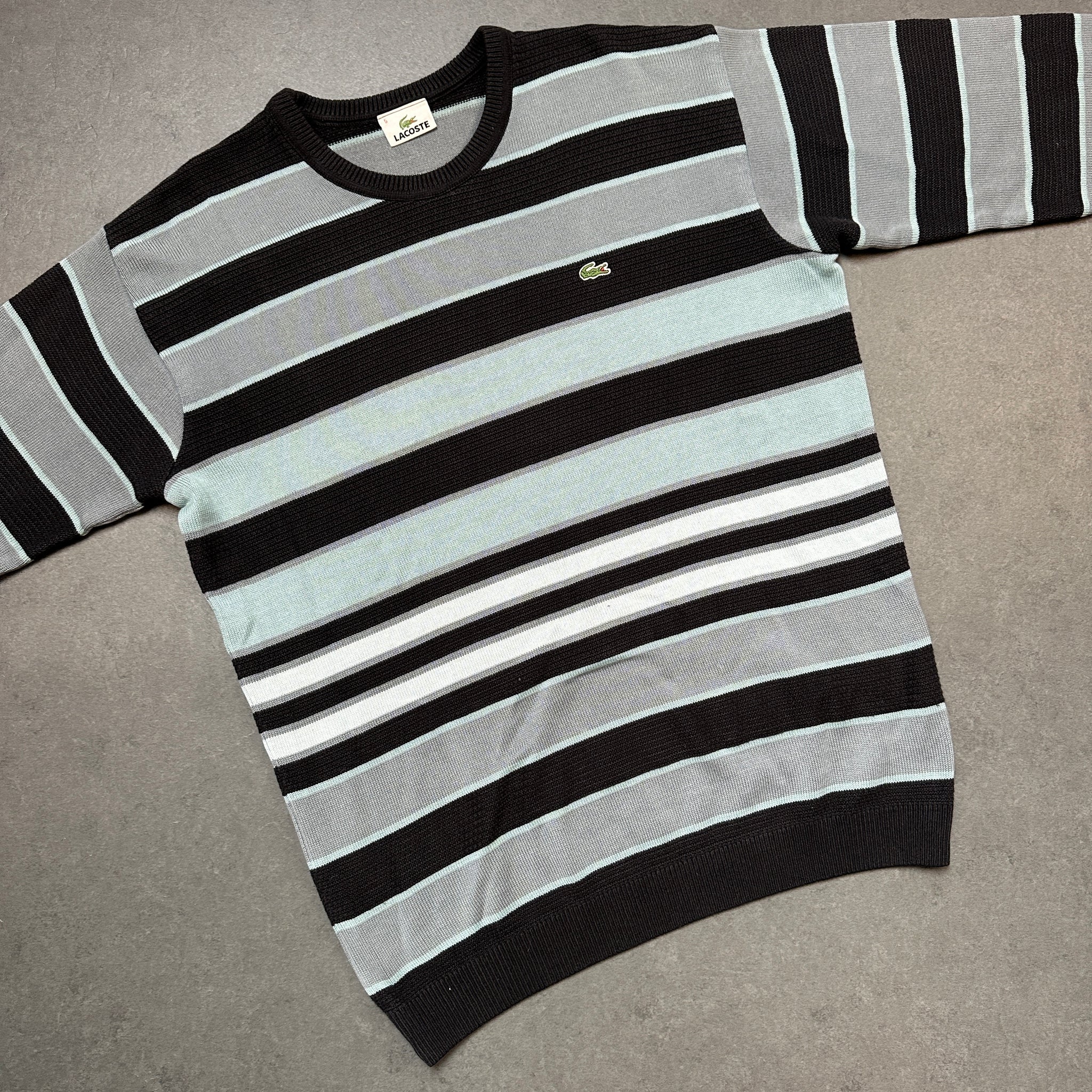 LACOSTE SWEATER (L)