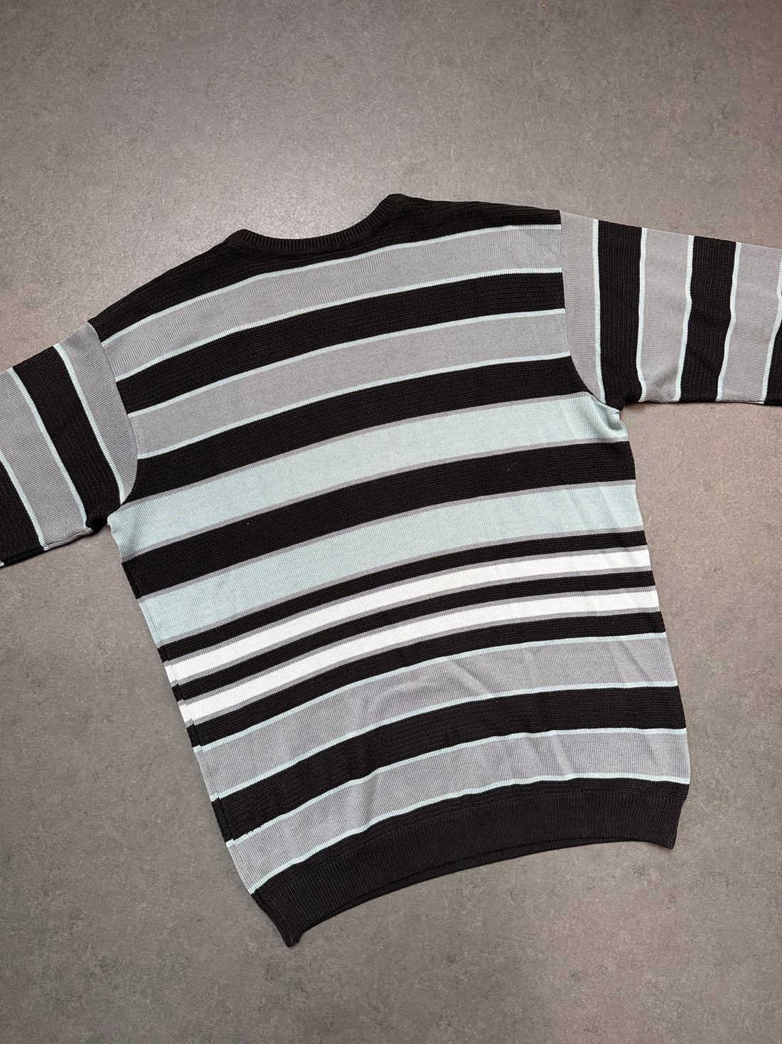 LACOSTE SWEATER (L)