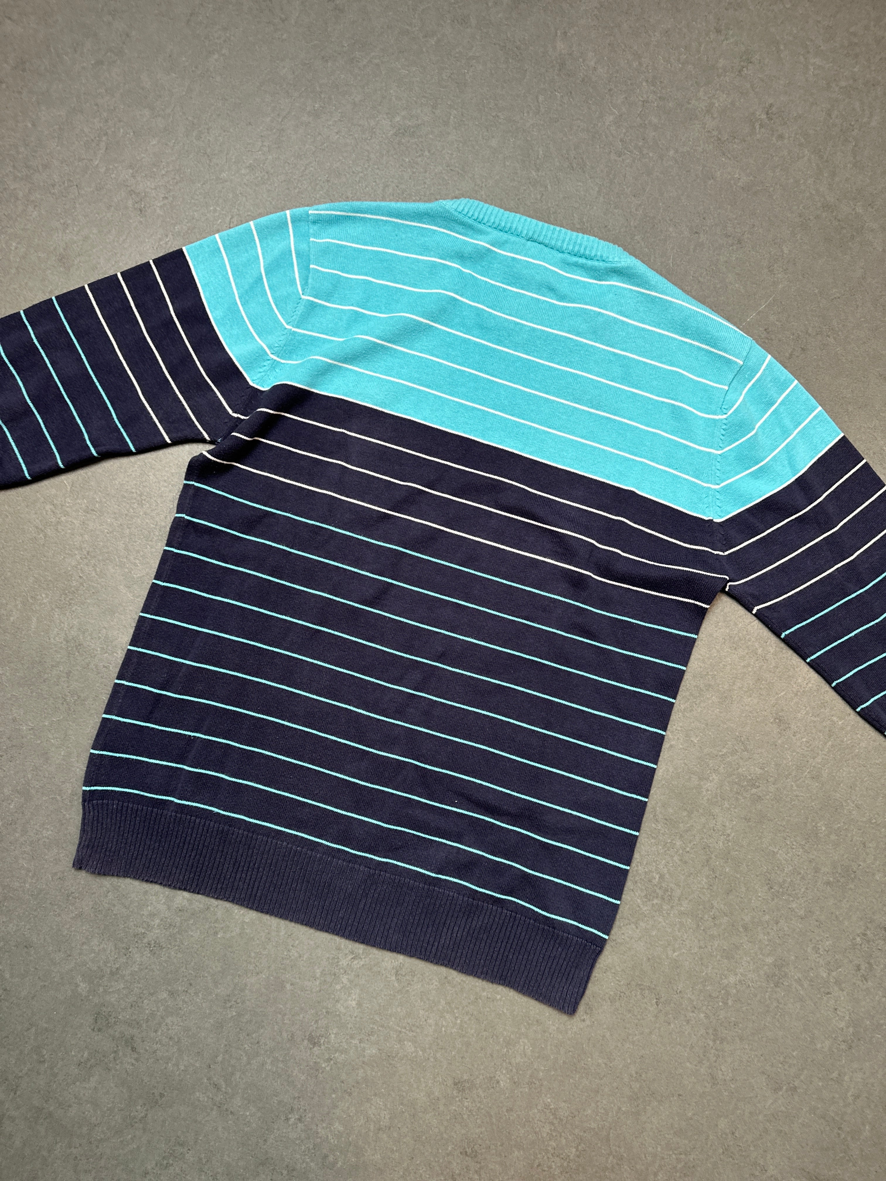 LACOSTE SWEATER (M-L)