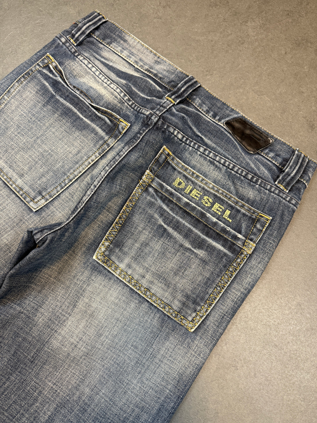 DIESEL JEANS (W34)
