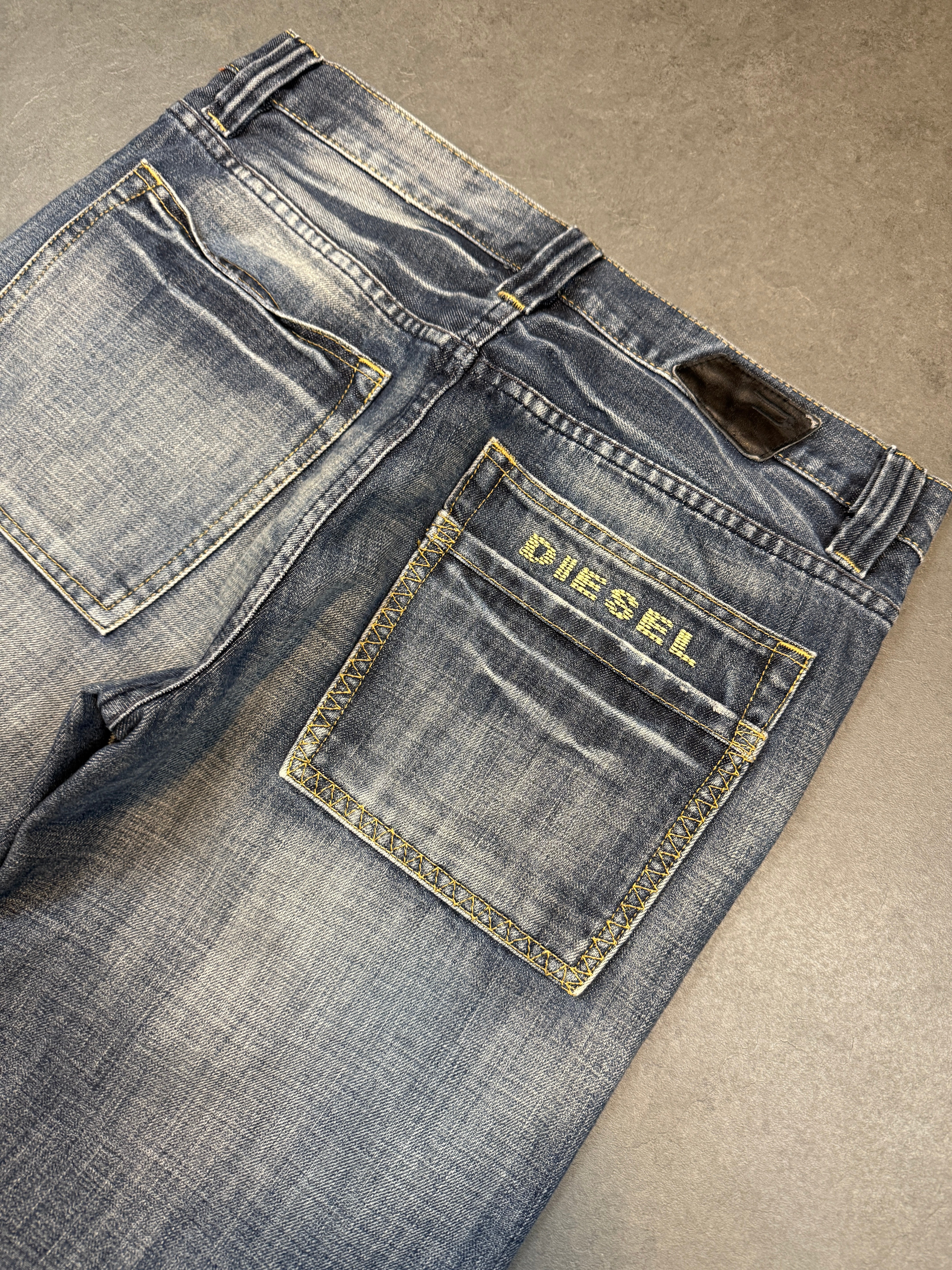 DIESEL JEANS (W34)