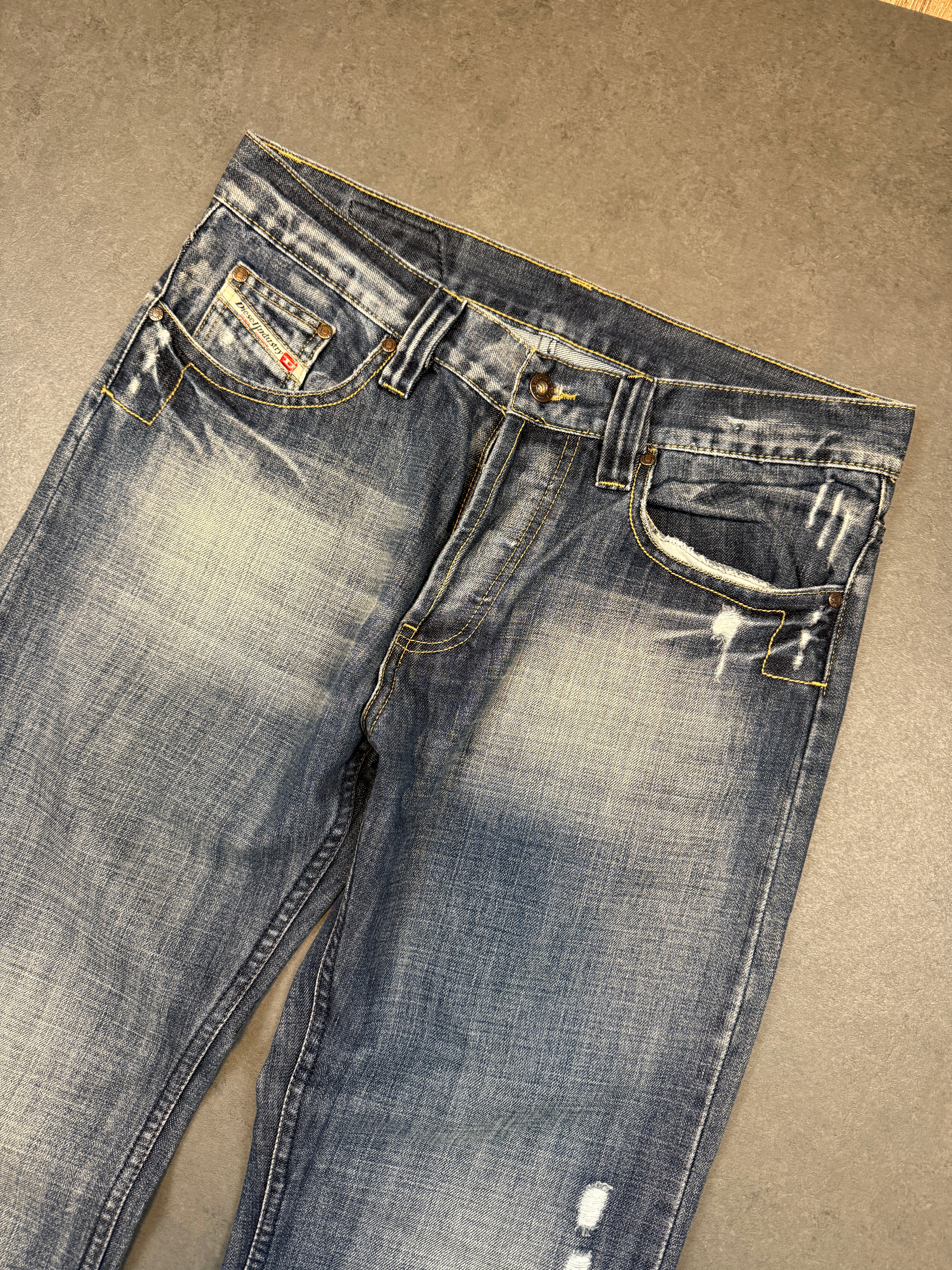DIESEL JEANS (W34)