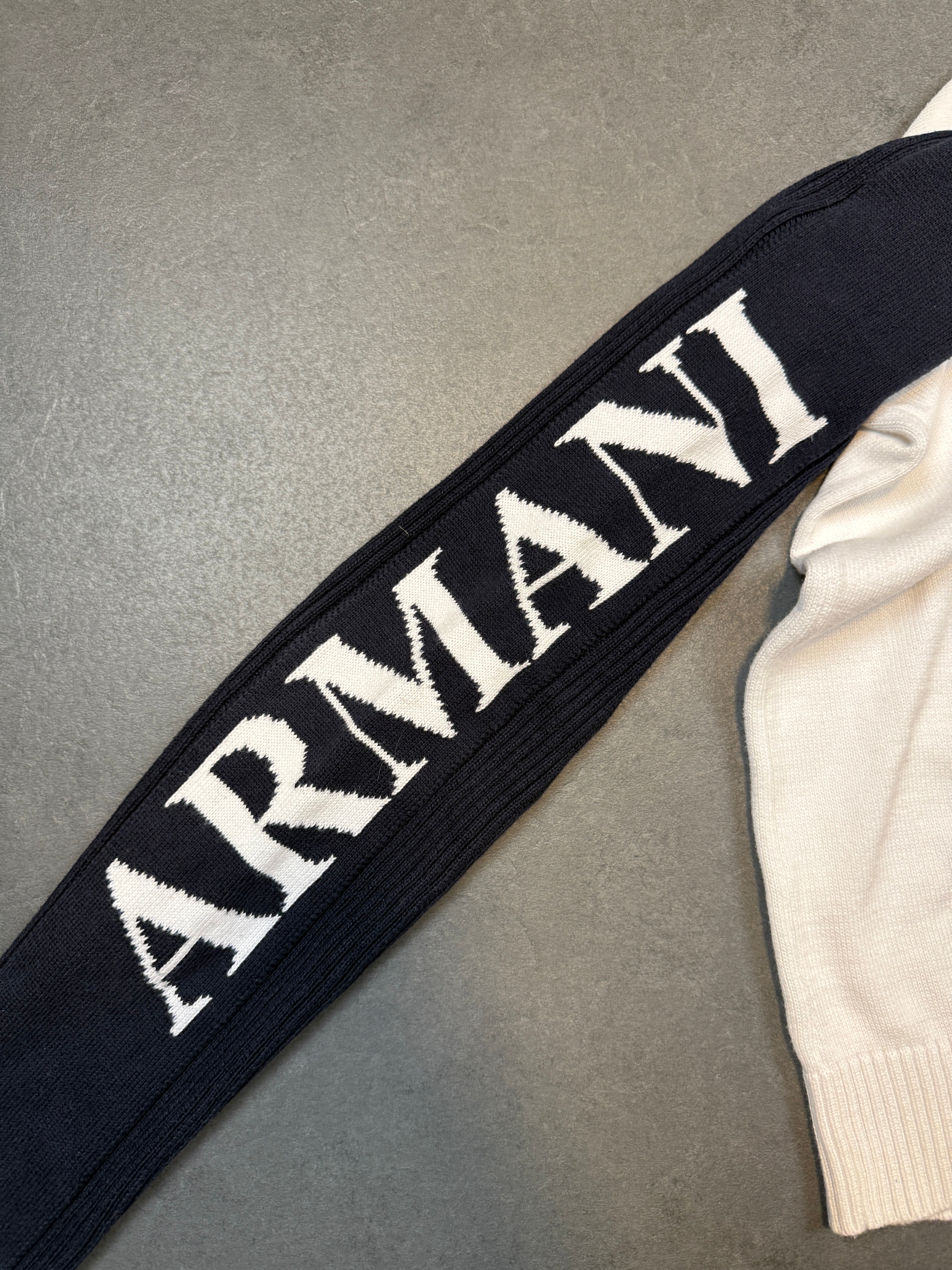 ARMANI SWEATER (L)