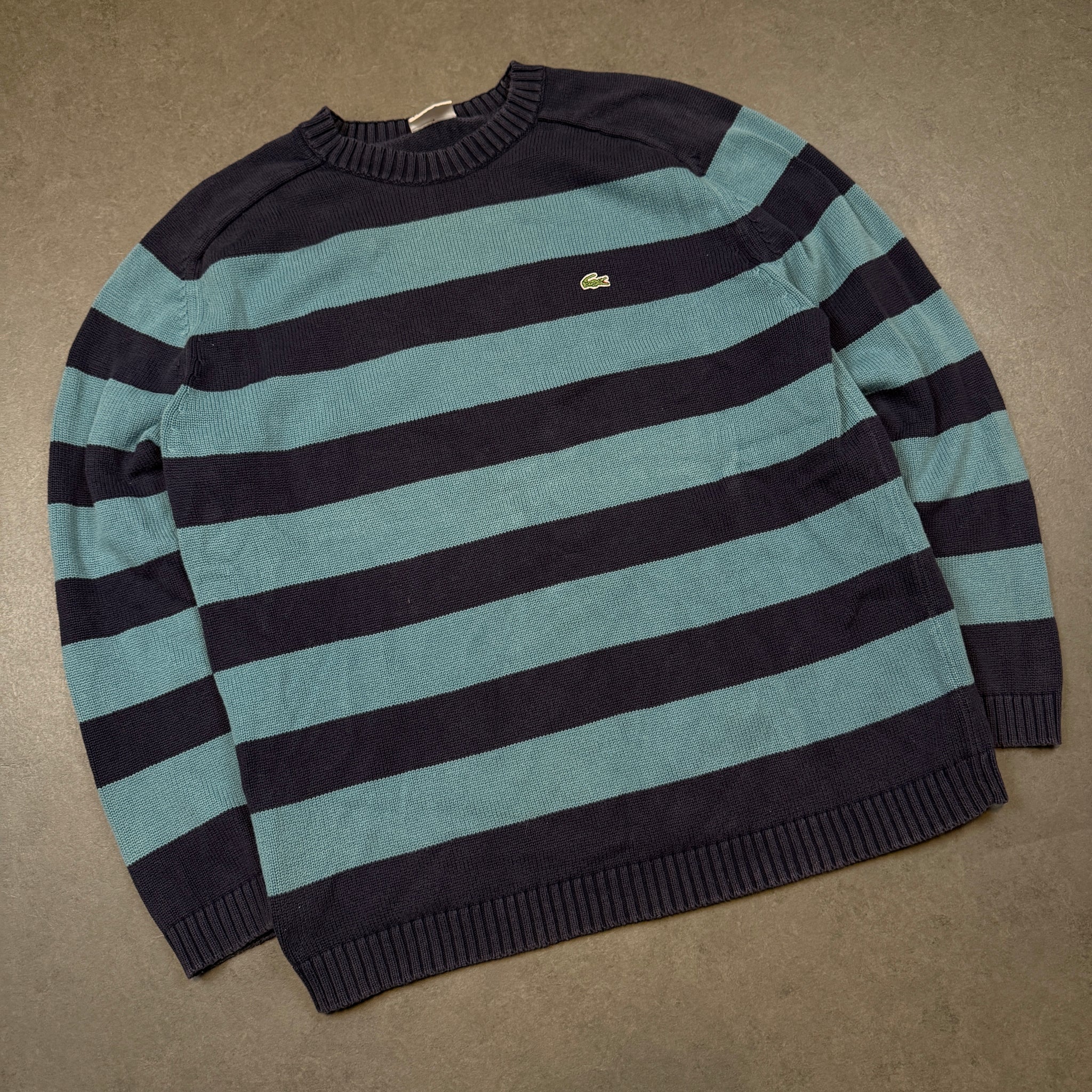 LACOSTE SWEATER (XL)